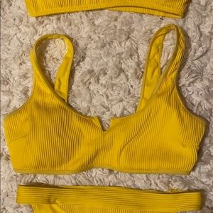 Hollister Swim - Three Piece Bikini Set Hollister Swim - Three Piece Bikini Set